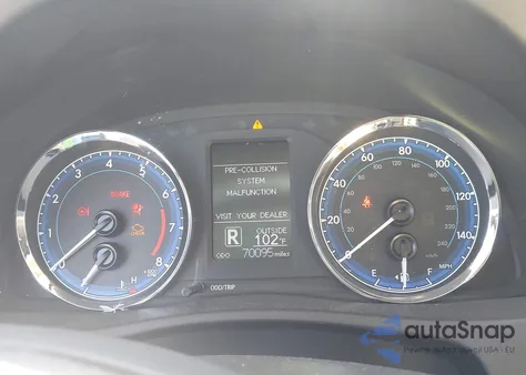 2018 Toyota Corolla Le из США, поврежденный, VIN 5YFBURHE4JP762661